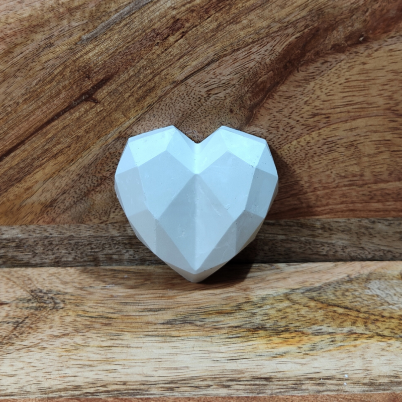 Figurki gipsowe w kształcie serca